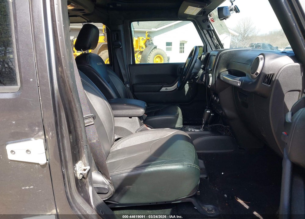2017 JEEP WRANGLER UNLIMITED SAHARA 4X4 VIN: 1C4BJWEG9HL688458