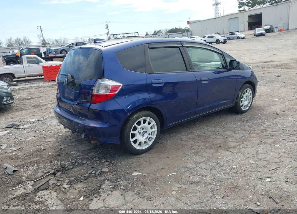2012 HONDA FIT VIN: JHMGE8G32CC031721