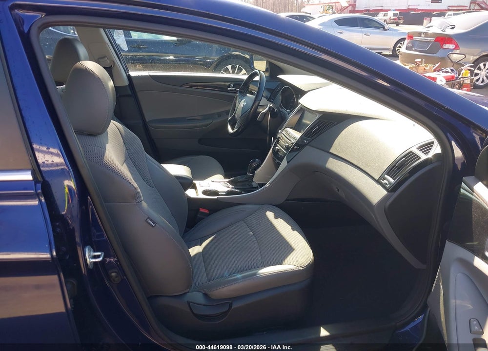 2014 HYUNDAI SONATA SE 2.0T VIN: 5NPEC4AB4EH852723