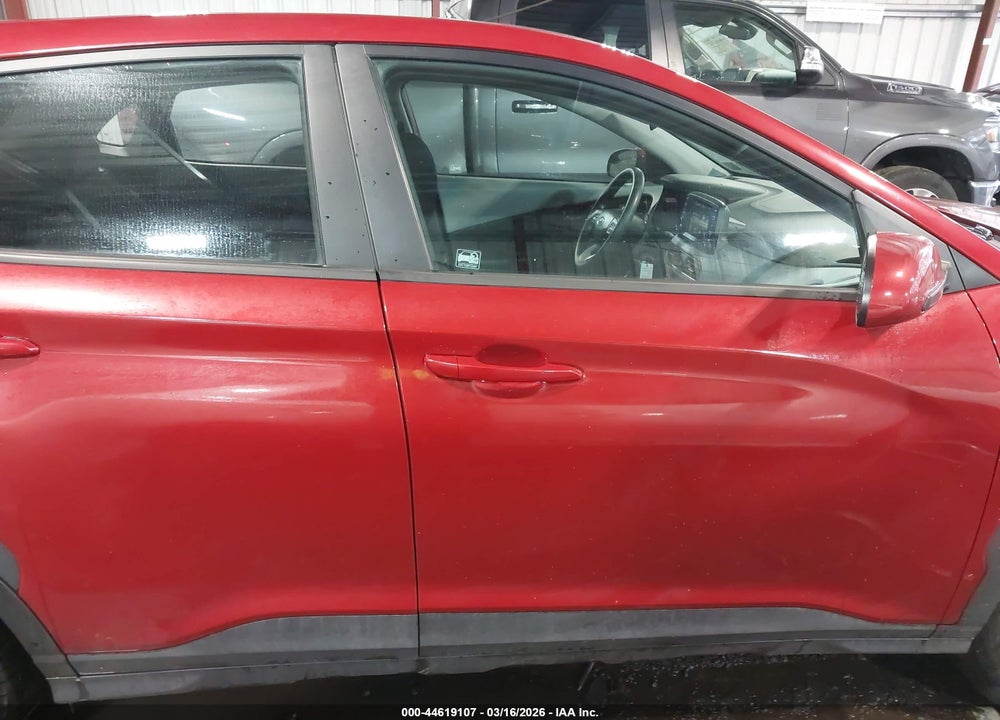 2021 HYUNDAI KONA SE VIN: KM8K12AA8MU643246