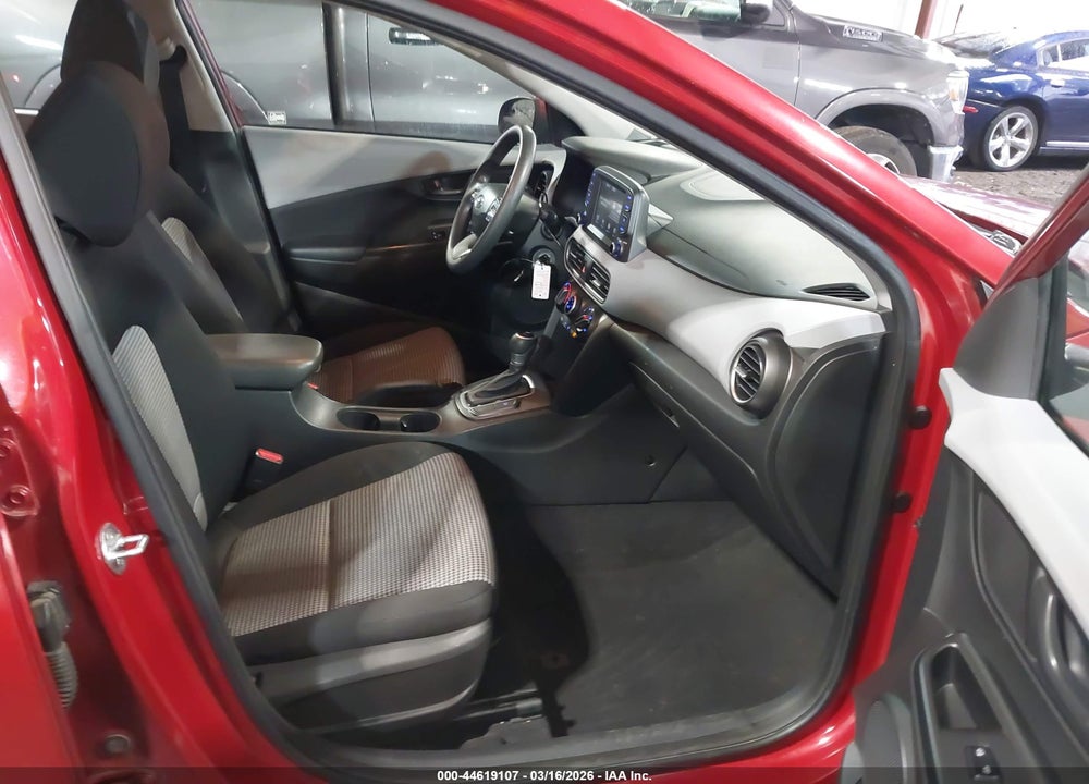 2021 HYUNDAI KONA SE VIN: KM8K12AA8MU643246