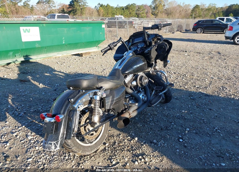 2016 HARLEY-DAVIDSON FLTRXS ROAD GLIDE SPECIAL VIN: 1HD1KTM12GB666342