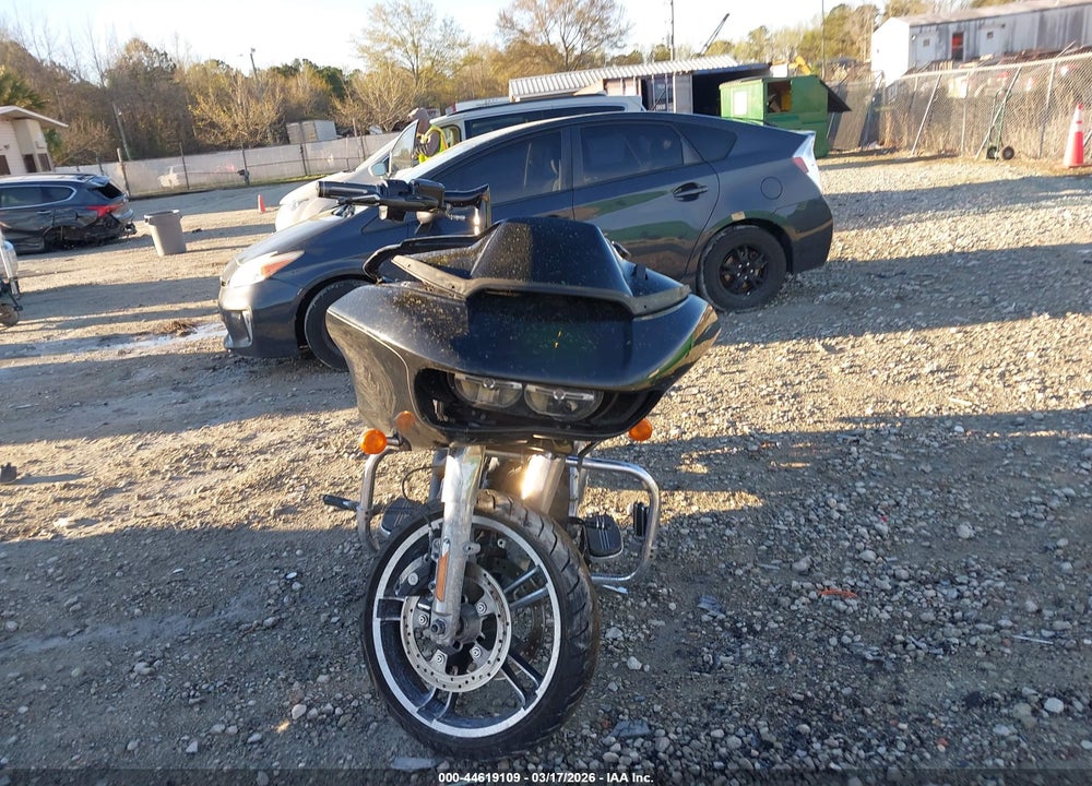 2016 HARLEY-DAVIDSON FLTRXS ROAD GLIDE SPECIAL VIN: 1HD1KTM12GB666342