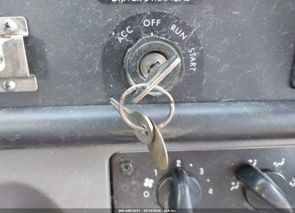 2010 FREIGHTLINER CHASSIS B2B VIN: 4UZABPDT6ACAN3389