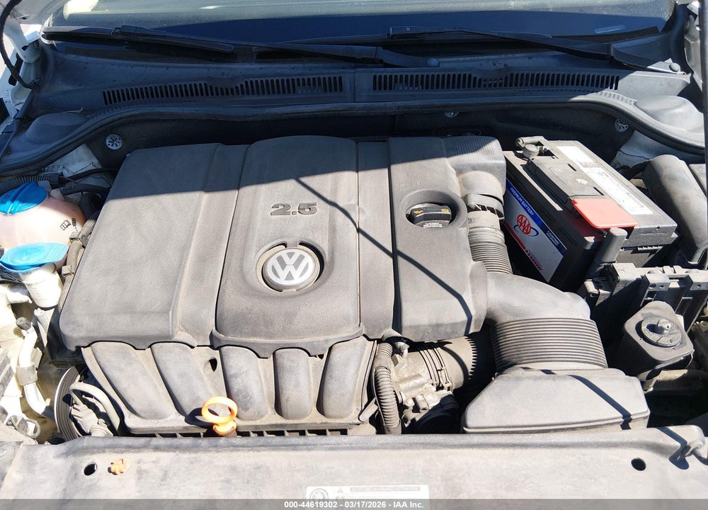 2011 VOLKSWAGEN JETTA 2.5L SE VIN: 3VWDZ7AJ1BM307987