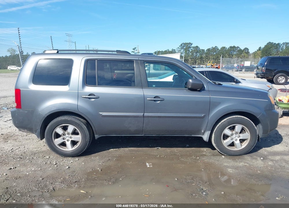 2011 HONDA PILOT EX-L VIN: 5FNYF3H55BB001698