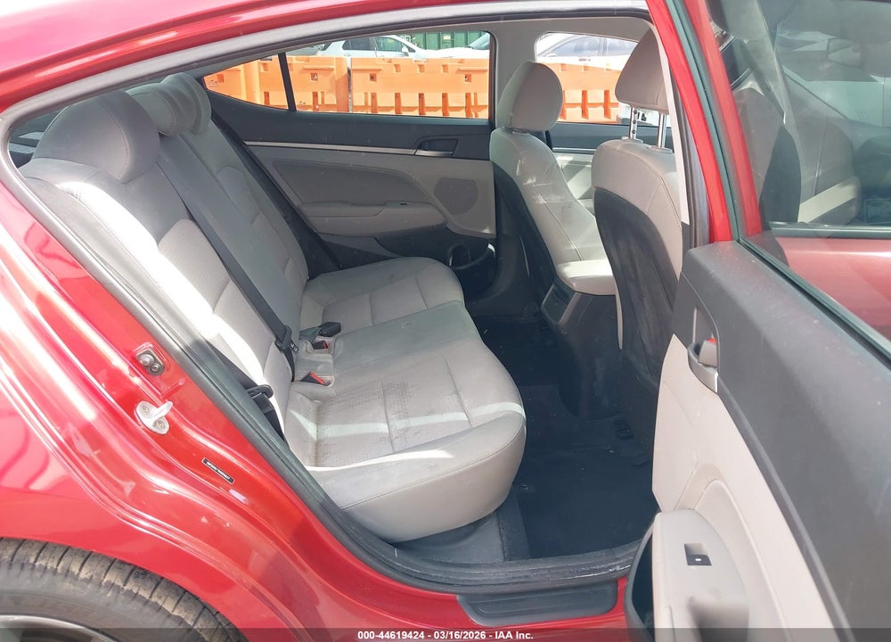 2017 HYUNDAI ELANTRA SE VIN: 5NPD84LF7HH016647