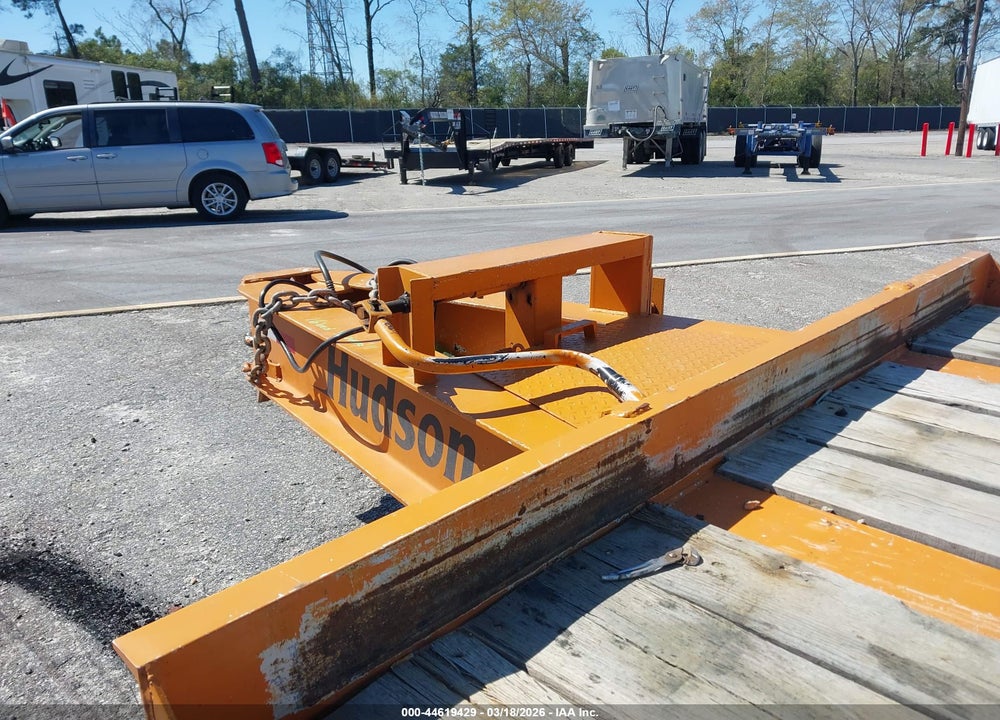 2025 TRAILER MID STATE 25' EQUIPMENT VIN: 1Z9BE2521SD668560