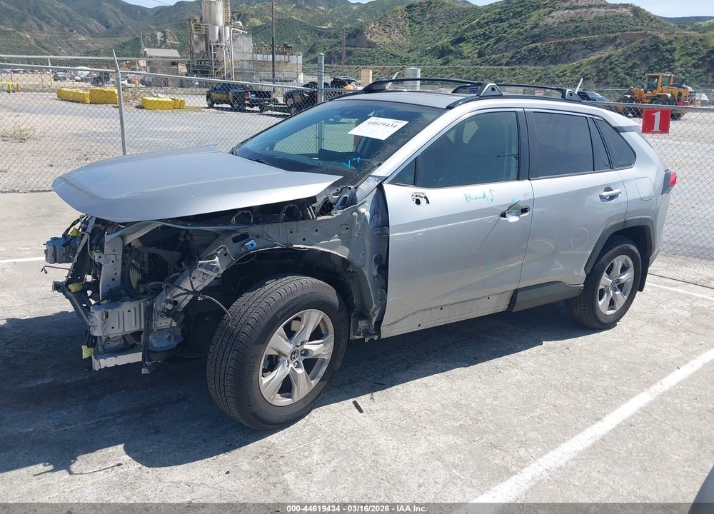 2019 TOYOTA RAV4 XLE VIN: JTMW1RFVXKD508020