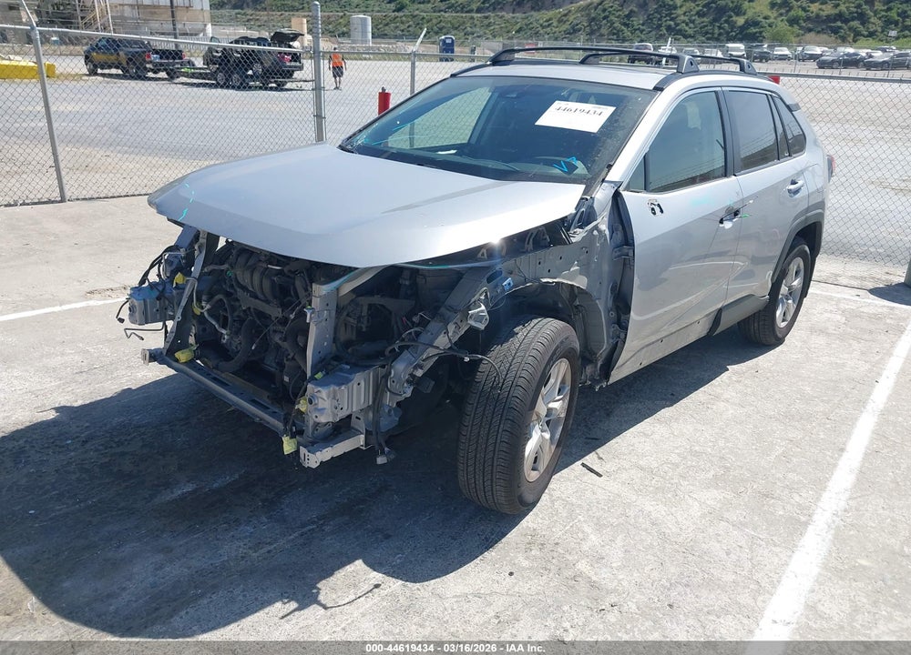 2019 TOYOTA RAV4 XLE VIN: JTMW1RFVXKD508020