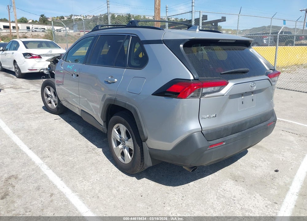 2019 TOYOTA RAV4 XLE VIN: JTMW1RFVXKD508020