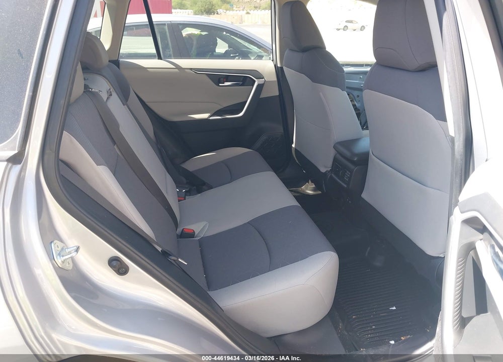 2019 TOYOTA RAV4 XLE VIN: JTMW1RFVXKD508020
