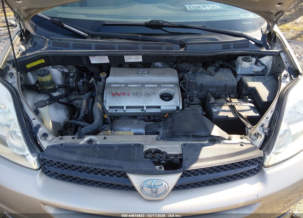 2004 TOYOTA SIENNA LE VIN: 5TDZA23C04S095510