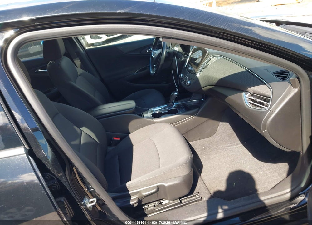 2018 CHEVROLET MALIBU LT VIN: 1G1ZD5ST7JF130591
