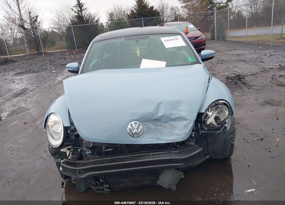 2014 VOLKSWAGEN BEETLE 2.5L VIN: 3VWJP7AT5EM612083