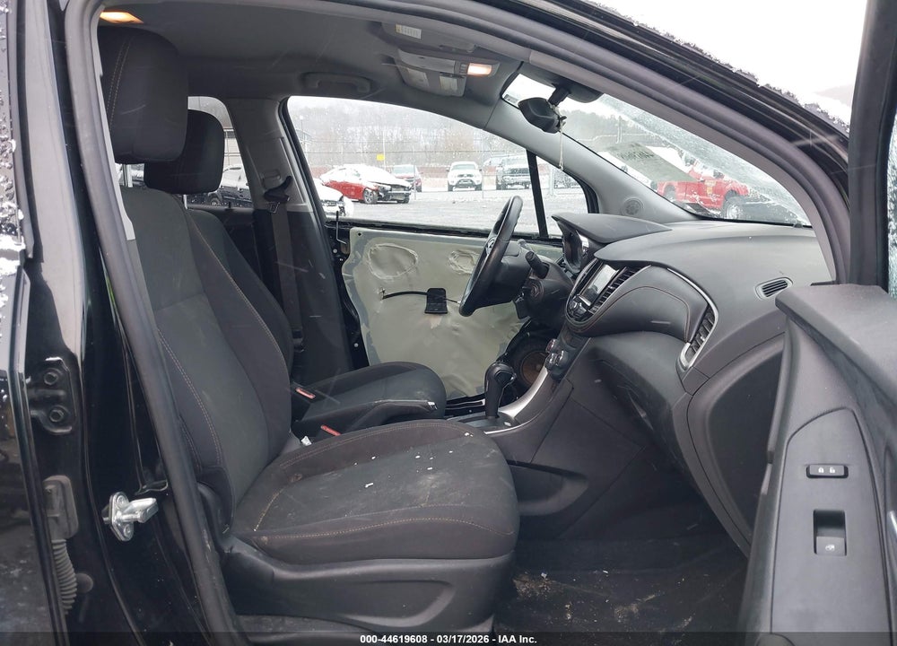 2019 CHEVROLET TRAX LS VIN: 3GNCJNSB5KL312432