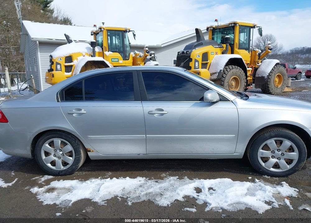 2007 KIA OPTIMA LX VIN: KNAGE123X75121657
