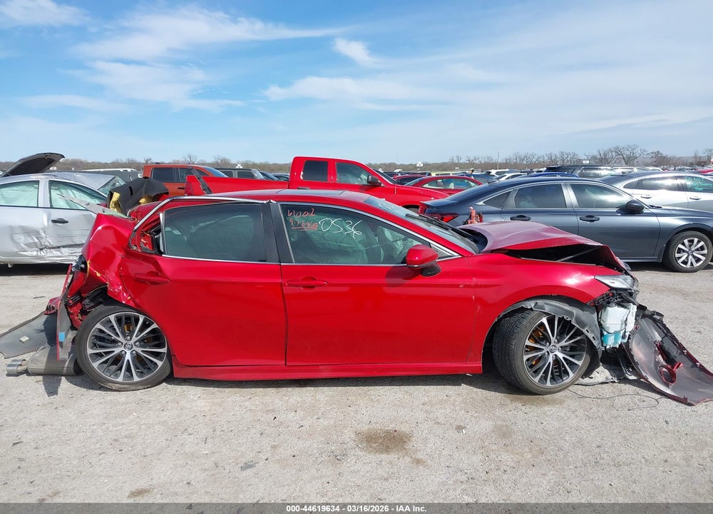 2019 TOYOTA CAMRY SE VIN: 4T1B11HK4KU268459
