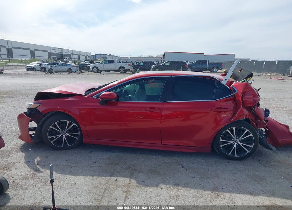 2019 TOYOTA CAMRY SE VIN: 4T1B11HK4KU268459