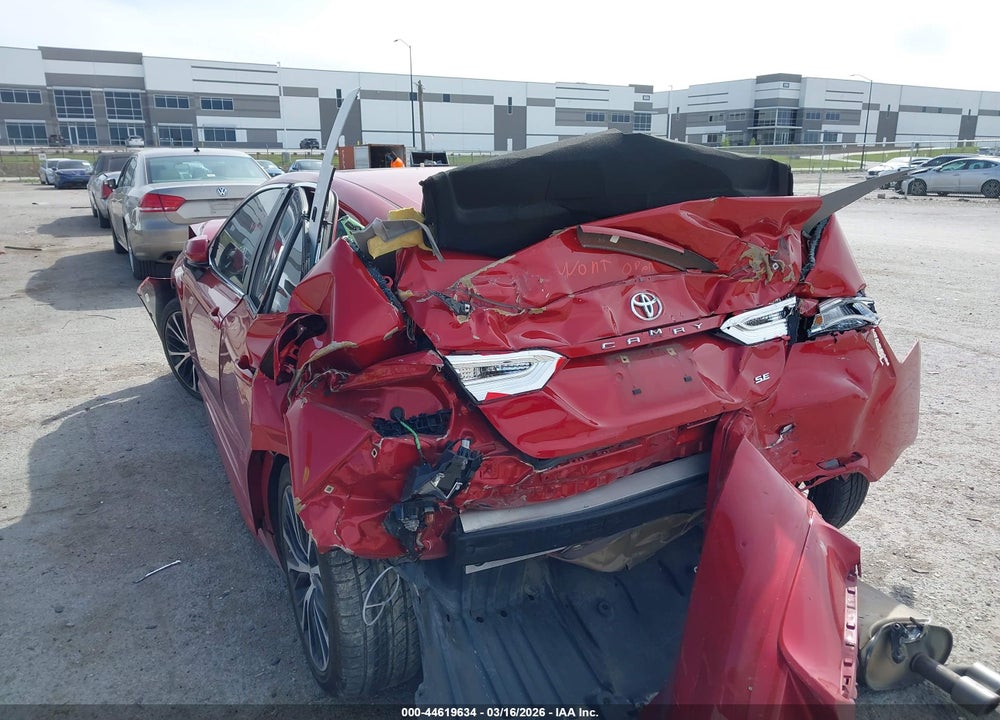 2019 TOYOTA CAMRY SE VIN: 4T1B11HK4KU268459