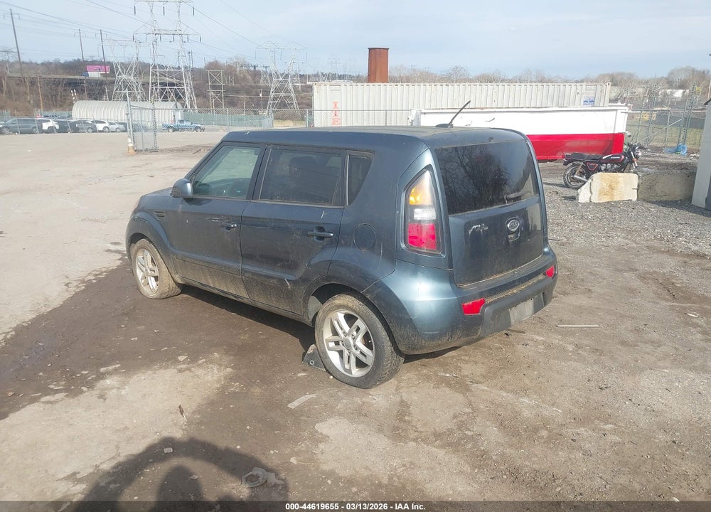2011 KIA SOUL + VIN: KNDJT2A20B7294873