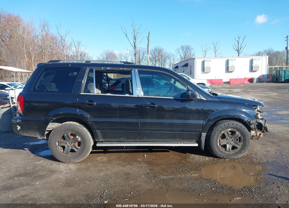 2005 HONDA PILOT EX VIN: 5FNYF18445B056014