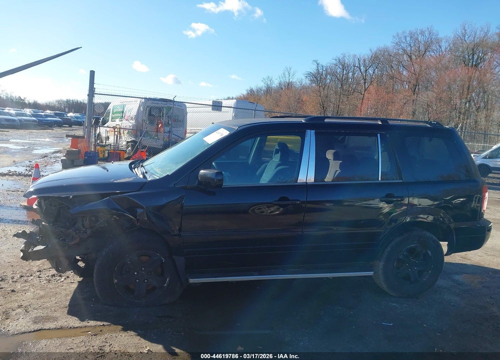 2005 HONDA PILOT EX VIN: 5FNYF18445B056014