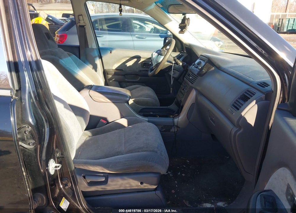 2005 HONDA PILOT EX VIN: 5FNYF18445B056014