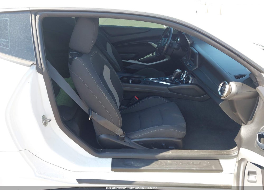 2019 CHEVROLET CAMARO 1LT VIN: 1G1FB1RS5K0106499