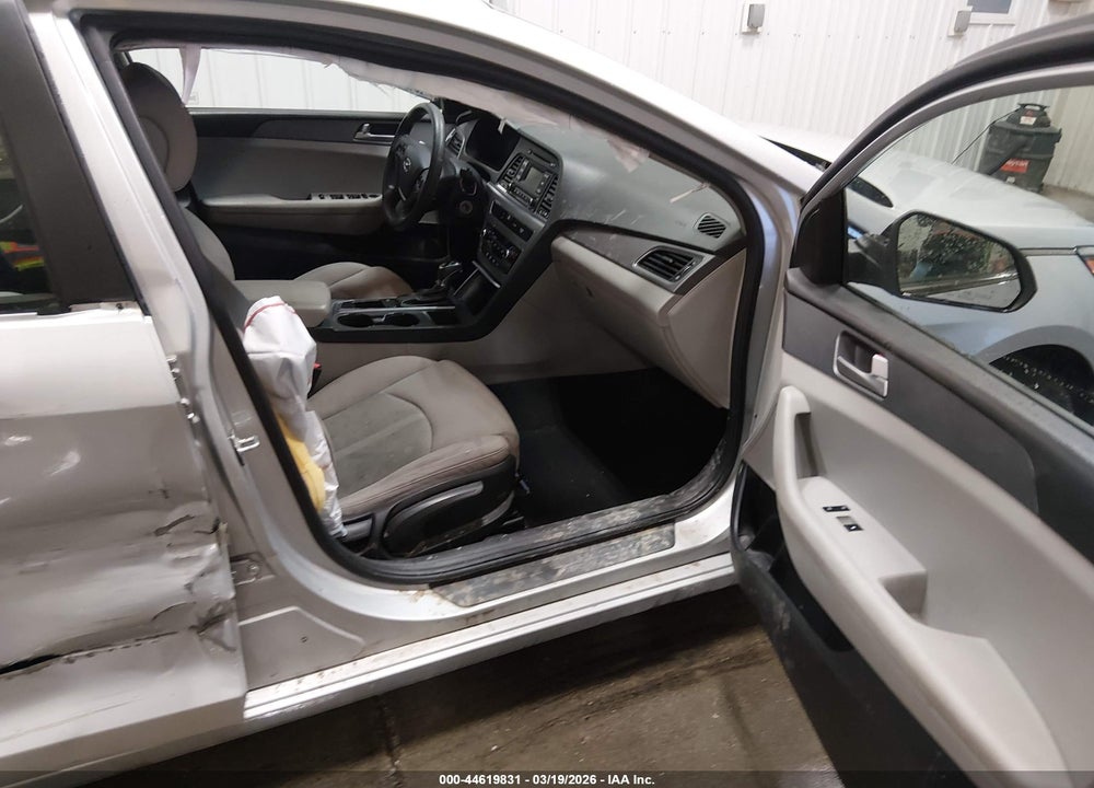 2017 HYUNDAI SONATA VIN: 5NPE24AF8HH574550