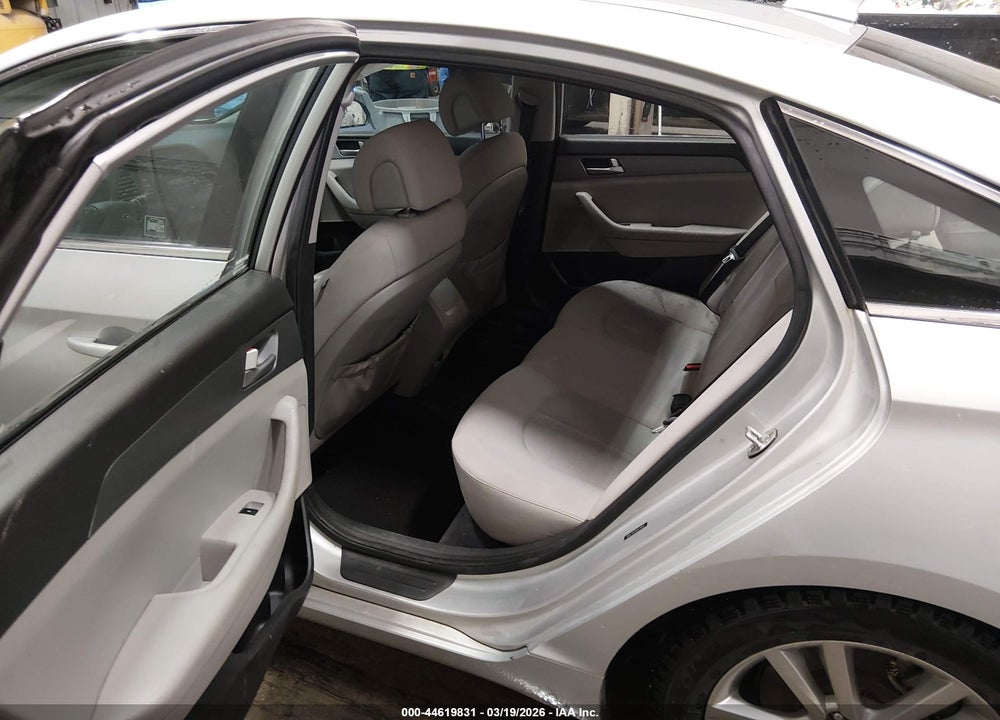 2017 HYUNDAI SONATA VIN: 5NPE24AF8HH574550