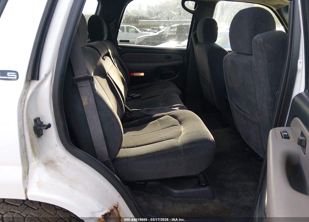 2002 CHEVROLET TAHOE LS VIN: 1GNEK13Z82R240242