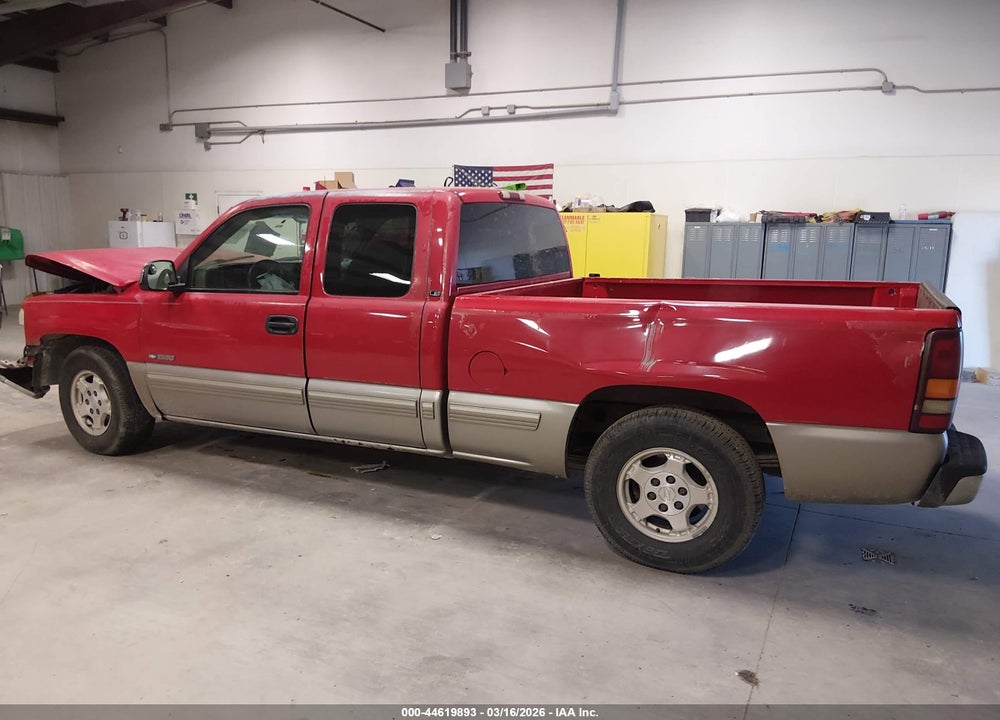 2000 CHEVROLET SILVERADO 1500 LS VIN: 2GCEC19T1Y1296808