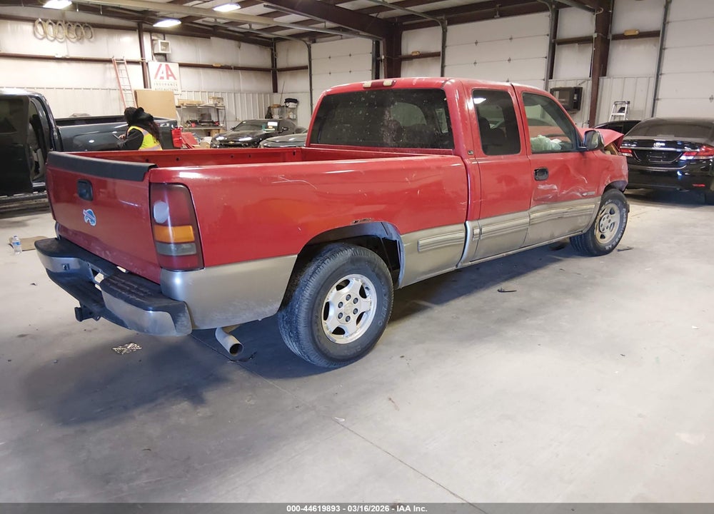 2000 CHEVROLET SILVERADO 1500 LS VIN: 2GCEC19T1Y1296808