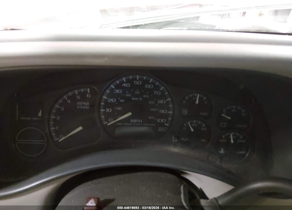 2000 CHEVROLET SILVERADO 1500 LS VIN: 2GCEC19T1Y1296808