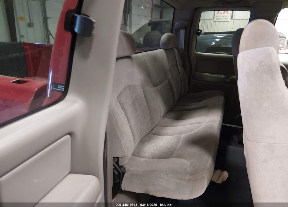 2000 CHEVROLET SILVERADO 1500 LS VIN: 2GCEC19T1Y1296808