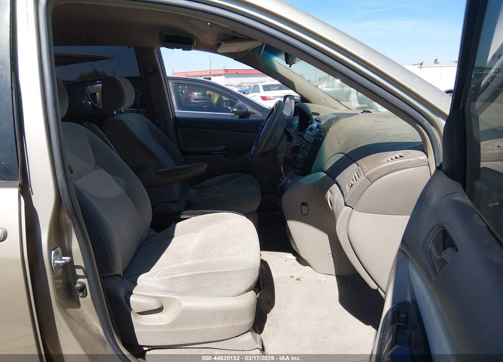 2004 TOYOTA SIENNA CE VIN: 5TDZA23C84S156540