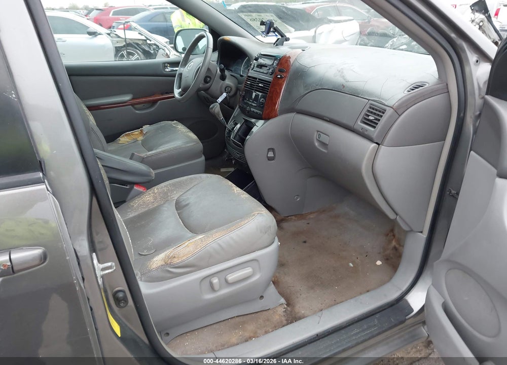 2005 TOYOTA SIENNA XLE VIN: 5TDZA22C15S235356