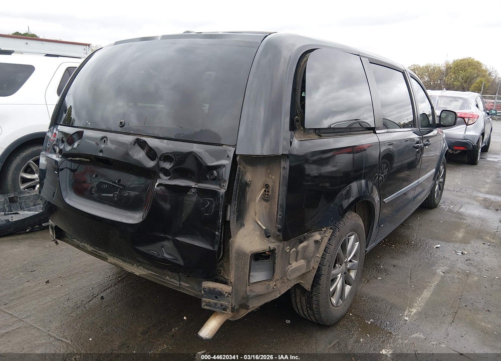 2016 CHRYSLER TOWN & COUNTRY S VIN: 2C4RC1HG2GR247655