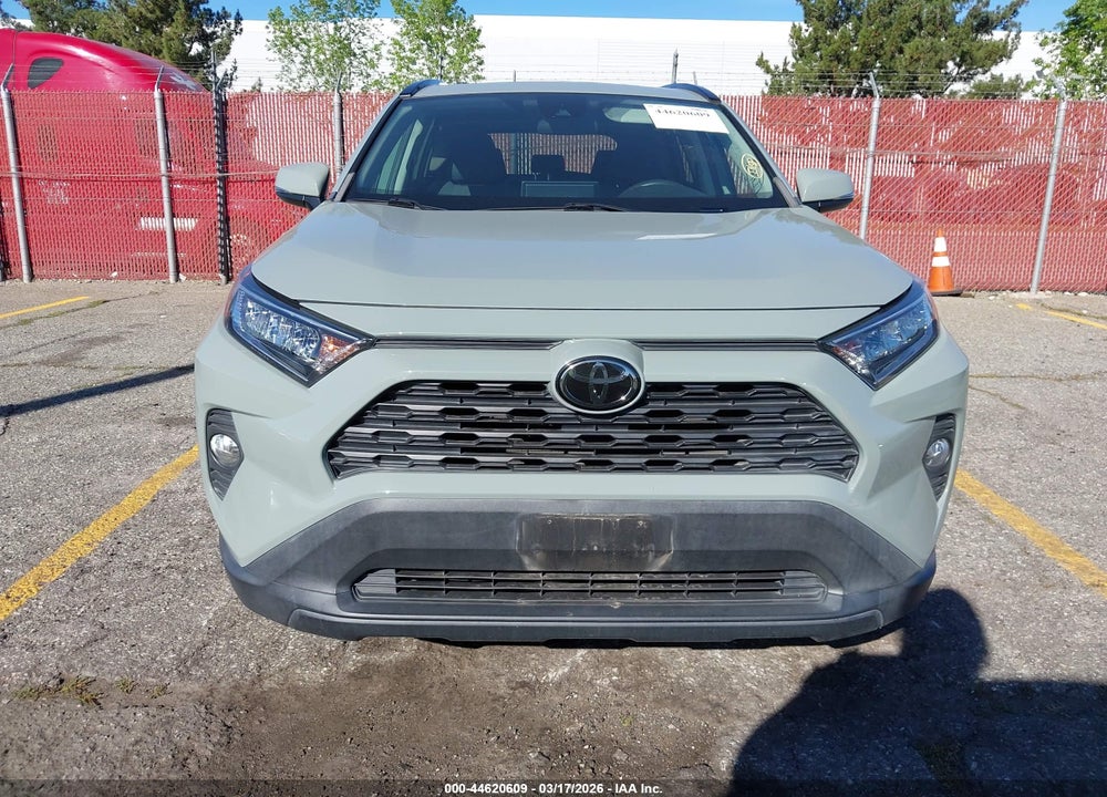 2021 TOYOTA RAV4 XLE VIN: 2T3W1RFV8MW110102