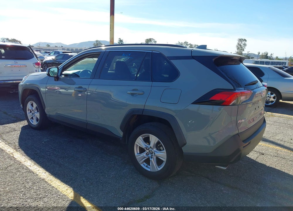 2021 TOYOTA RAV4 XLE VIN: 2T3W1RFV8MW110102