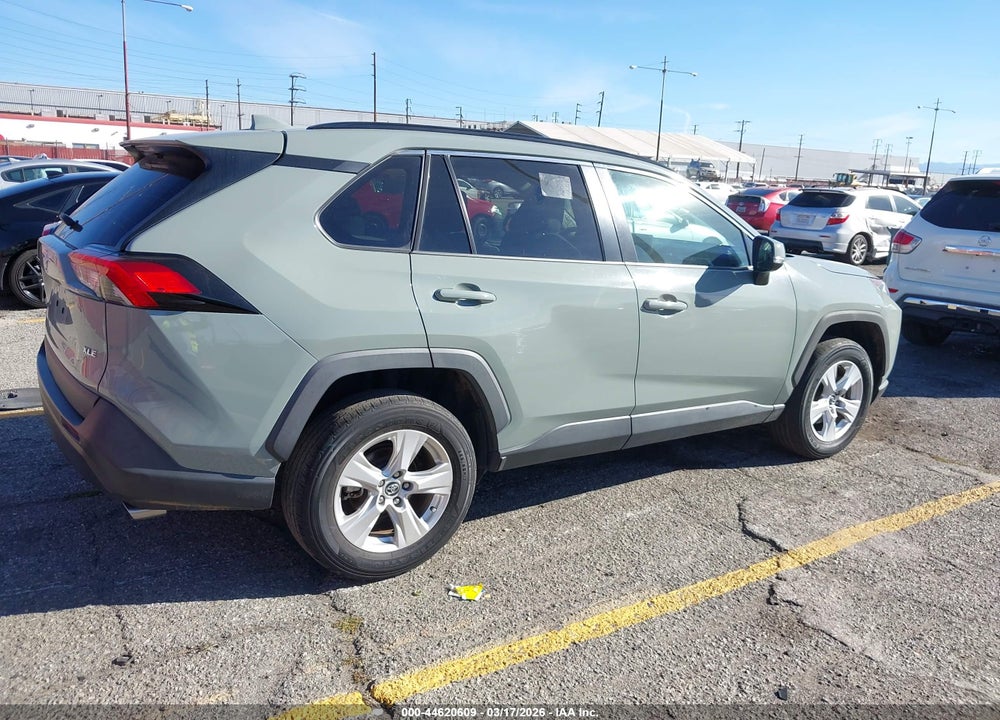 2021 TOYOTA RAV4 XLE VIN: 2T3W1RFV8MW110102