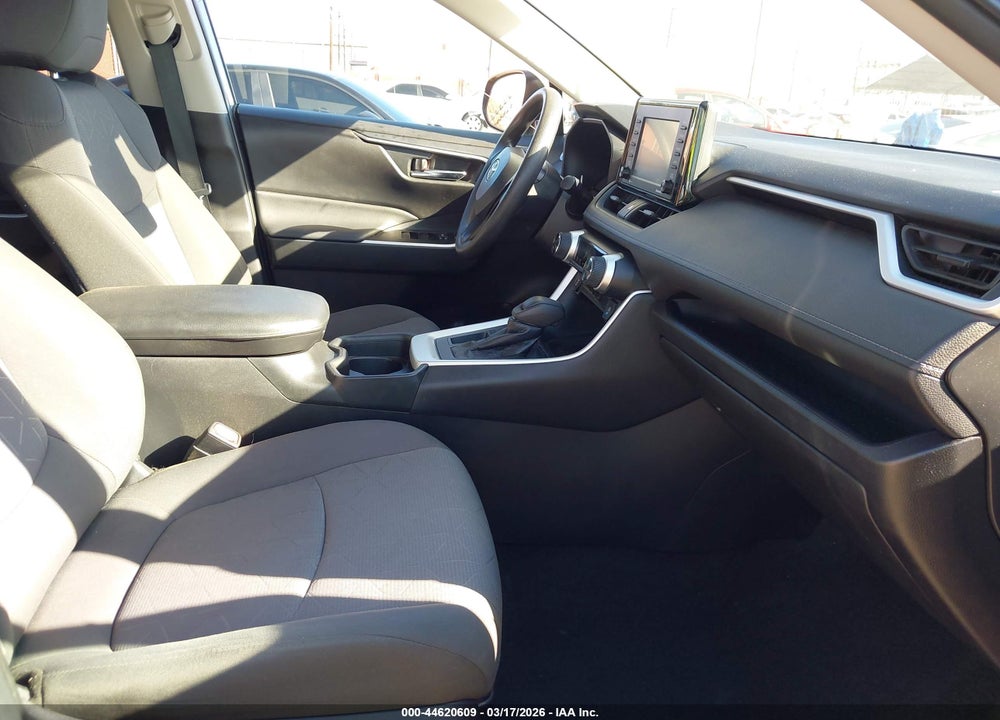2021 TOYOTA RAV4 XLE VIN: 2T3W1RFV8MW110102