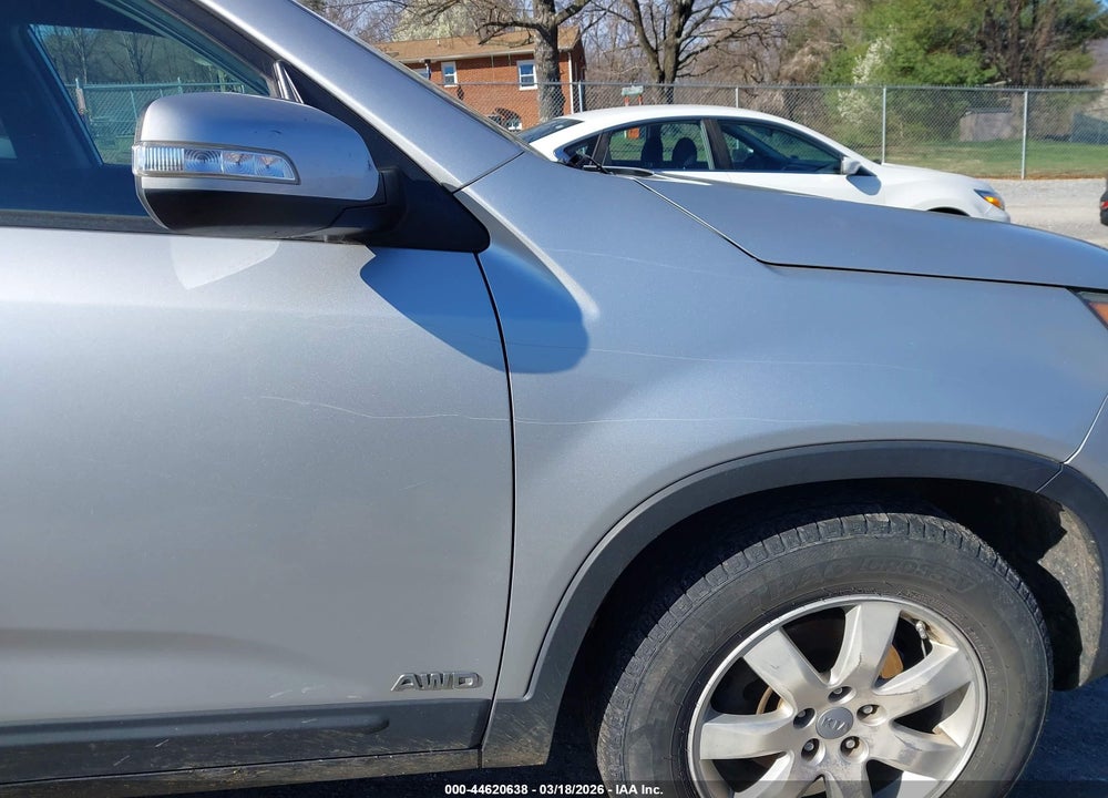 2012 KIA SORENTO LX V6 VIN: 5XYKTDA25CG248217
