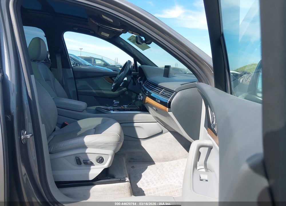 2017 AUDI Q7 3.0T PREMIUM VIN: WA1VAAF7XHD027850