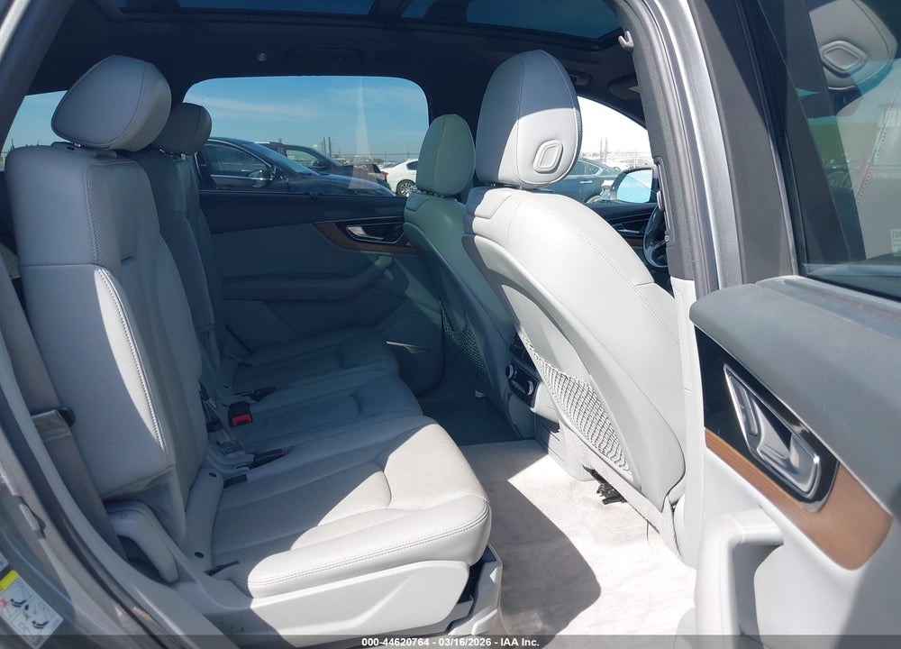 2017 AUDI Q7 3.0T PREMIUM VIN: WA1VAAF7XHD027850