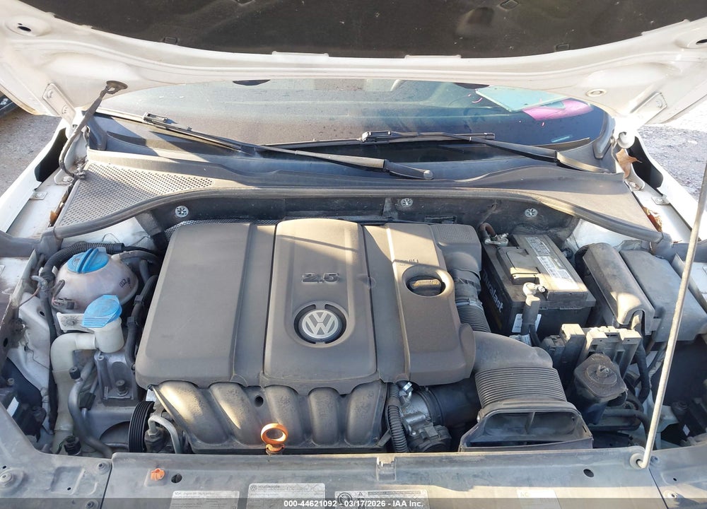 2013 VOLKSWAGEN PASSAT 2.5L SE VIN: 1VWBH7A33DC087834