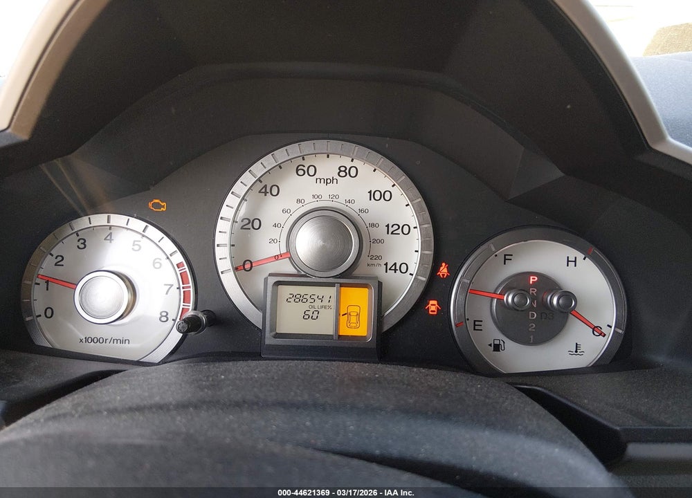 2011 HONDA PILOT LX VIN: 5FNYF3H24BB010382