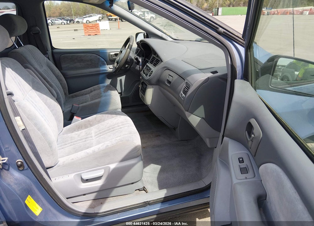 2003 TOYOTA SIENNA LE VIN: 4T3ZF13C53U537576