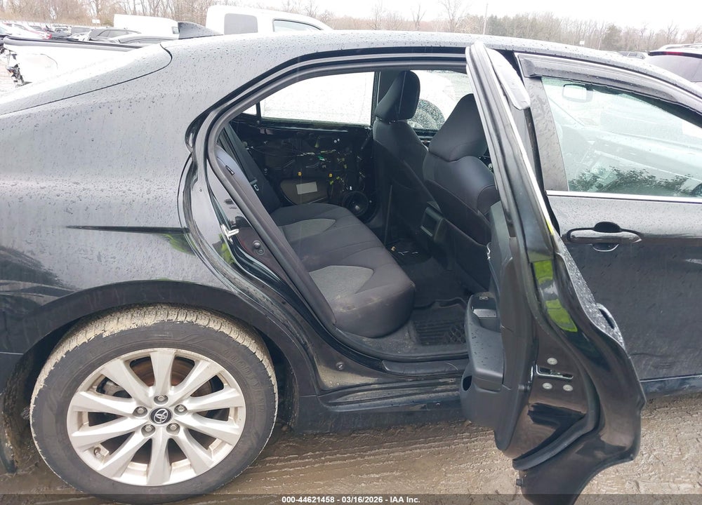 2019 TOYOTA CAMRY LE VIN: 4T1B11HK6KU815232